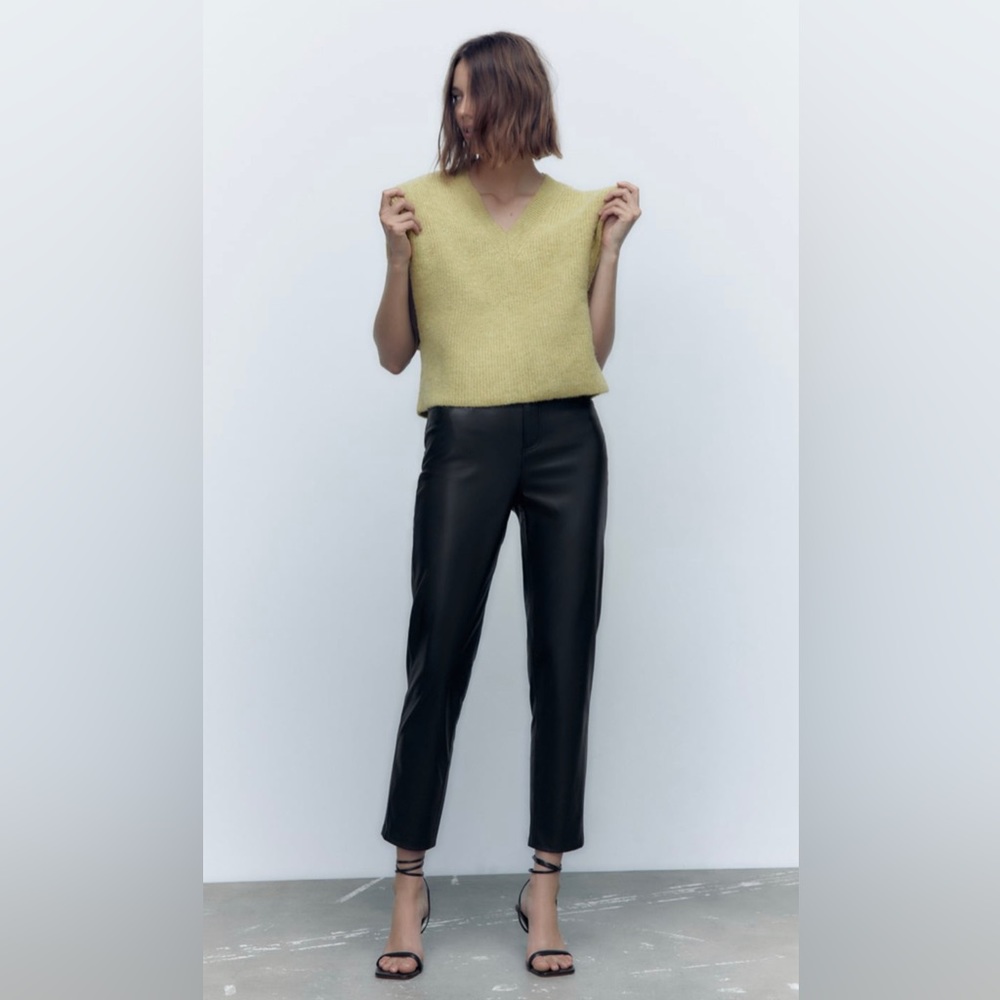 Zara Faux Leather High Rise Mom Fit Pants Sz 6